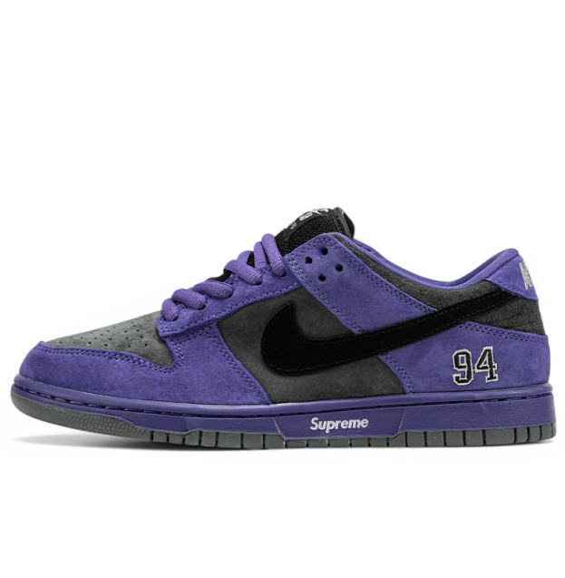 Nike SB Dunk Low  x Supreme Purple