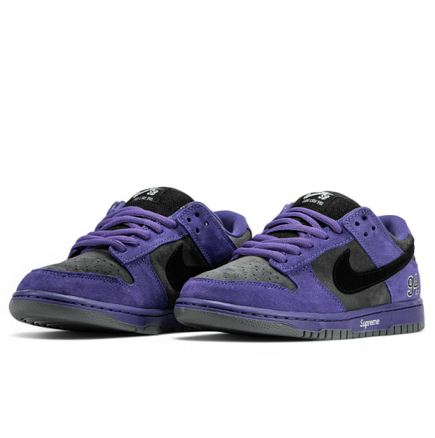 Nike SB Dunk Low  x Supreme Purple