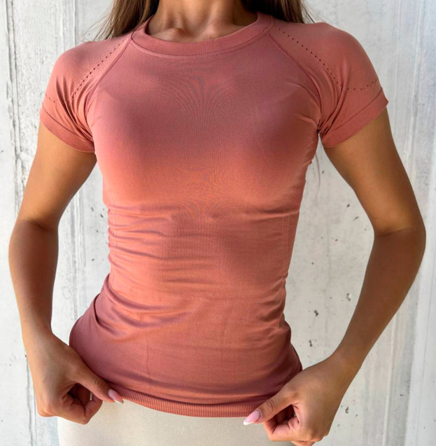 Футболка Рожева