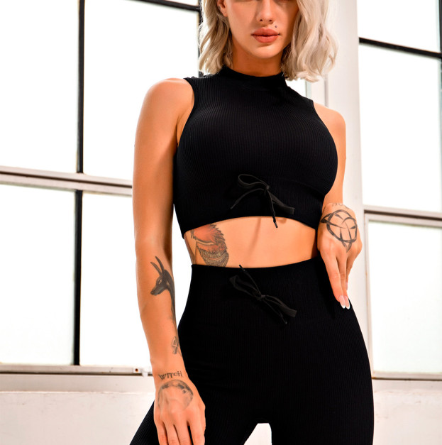 Топ Спортивний Чорний в Рубчик