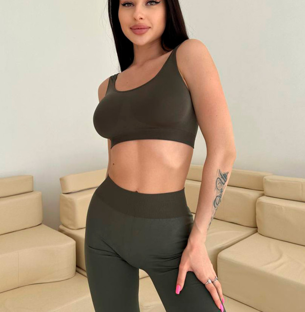 Топ Спортивний Оливковий